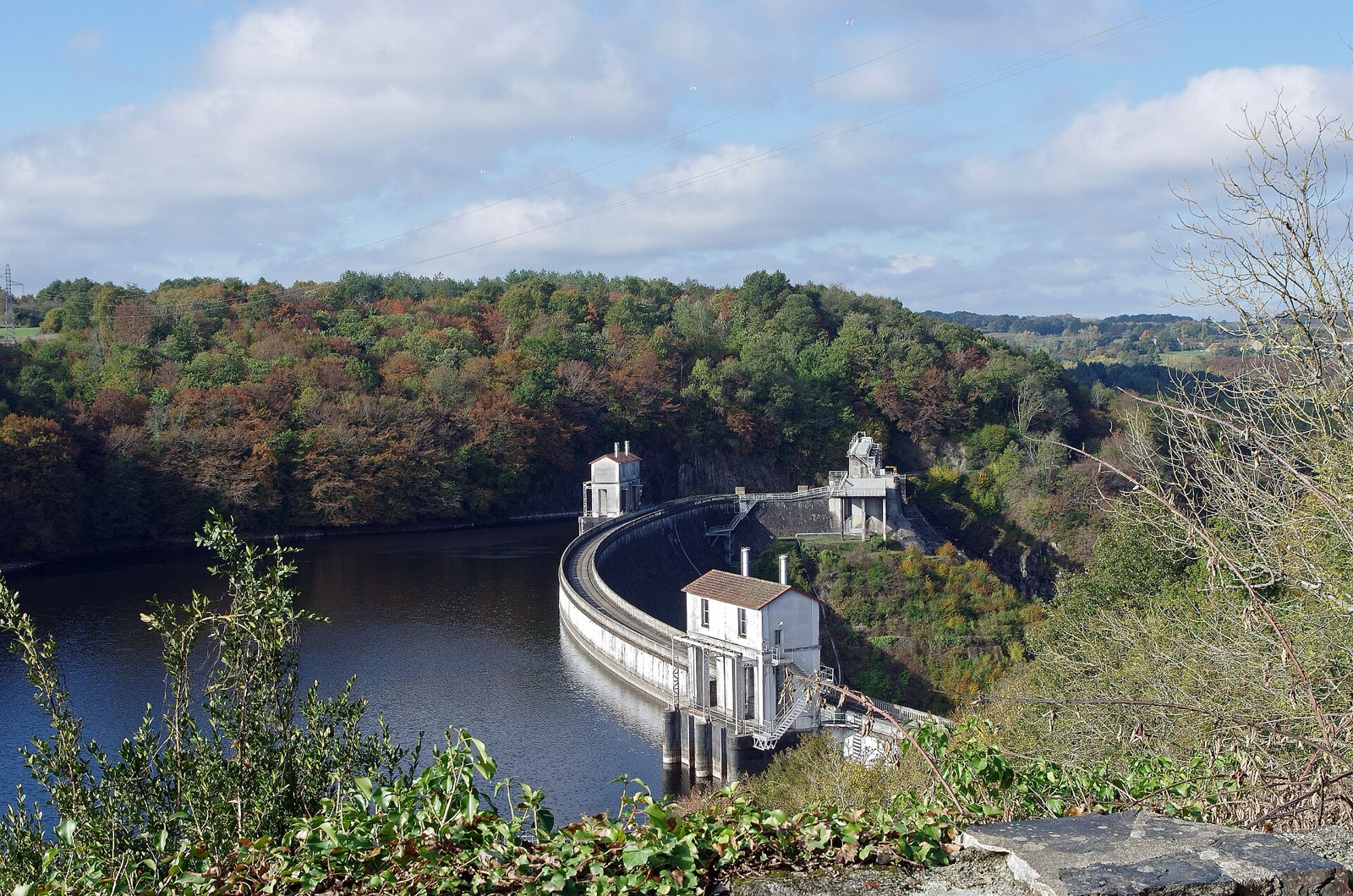 The Eguzon dam across the river Creuse